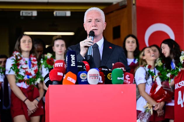 Turkiye’s women’s volleyball team receives a welcoming ceremony in Istanbul after VNL Championship ISTANBUL, TURKIYE - JULY 27: Istanbul Mayor Davut Gul speaks during the welcoming ceremony for the Turkiye’s national women’s volleyball team at Istanbul Airport after winning the 2026 FIVB Volleyball Women s Nations League title, in Istanbul, Turkiye on July 27, 2026. Cem Tekkesinoglu Anadolu Istanbul Turkey. Editorial use only. Please get in touch for any other usage.  Copyright: x2026xAnadoluxCemxTekkesinoglux