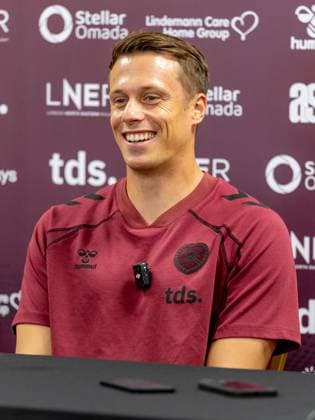 Alexander Schwolow of Hearts of Midlothian Speak to the press ahead of the clash with Sturm Graz Heart of Midlothian press conference, PK, Pressekonferenz ahead of their UEFA Champions League Qualifier, Football, Tynecastle Park, Edinburgh, Scotland, UK - 27 Jul 2026Edinburgh Oriam Scotland United Kingdom  Copyright: xAlanxRennie Shutterstockx 17015679u