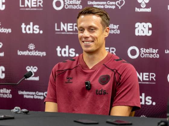 Alexander Schwolow of Hearts of Midlothian Speak to the press ahead of the clash with Sturm Graz Heart of Midlothian press conference, PK, Pressekonferenz ahead of their UEFA Champions League Qualifier, Football, Tynecastle Park, Edinburgh, Scotland, UK - 27 Jul 2026Edinburgh Oriam Scotland United Kingdom  Copyright: xAlanxRennie Shutterstockx 17015679v