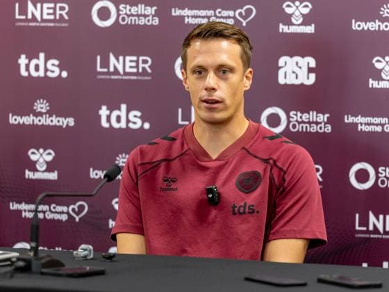 Alexander Schwolow of Hearts of Midlothian Speak to the press ahead of the clash with Sturm Graz Heart of Midlothian press conference, PK, Pressekonferenz ahead of their UEFA Champions League Qualifier, Football, Tynecastle Park, Edinburgh, Scotland, UK - 27 Jul 2026Edinburgh Oriam Scotland United Kingdom  Copyright: xAlanxRennie Shutterstockx 17015679p