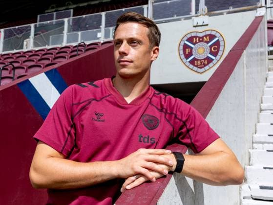 Alexander Schwolow of Hearts of Midlothian Speak to the press ahead of the clash with Sturm Graz Heart of Midlothian press conference, PK, Pressekonferenz ahead of their UEFA Champions League Qualifier, Football, Tynecastle Park, Edinburgh, Scotland, UK - 27 Jul 2026Edinburgh Oriam Scotland United Kingdom  Copyright: xAlanxRennie Shutterstockx 17015679an