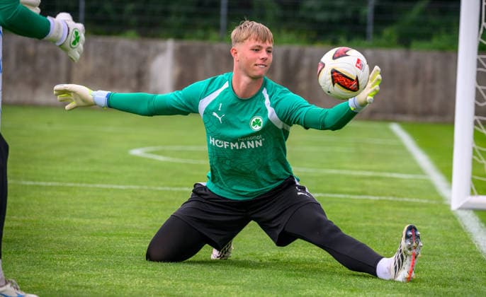 27.07.2026 - Fussball - 2. Bundesliga - Saison 2026 2027 - SpVgg Greuther Fürth Fuerth ( Kleeblatt ) - Training - - xwoxzix - Florian Hellstern (1, SpVgg Greuther Fürth ) *** July 27, 2026 Soccer 2. Bundesliga 2026–2027 Season SpVgg Greuther Fürth Fürth Kleeblatt Training xwoxzix Florian Hellstern 1, SpVgg Greuther Fürth
