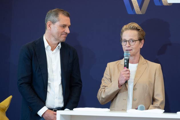 Talkrunde, v.l. Michael MRONZ, Geschaeftsfuehrer der Aachener Reitturnier GmbH, Isabell WERTH, Dressurreiterin, Pressekonferenz vor den FEI World Championships 2026 in Aachen, Weltmeisterschaft, Reiten, Reitsport, in der NRW Staatskanzlei in Duesseldorf, 27.07.2026 Â *** Panel discussion, from left: Michael MRONZ, Managing Director of Aachener Reitturnier GmbH, Isabell WERTH, dressage rider, press conference ahead of the 2026 FEI World Championships in Aachen, World Championships, horseback riding, equestrian sports, at the State Chancellery of North Rhine-Westphalia in Düsseldorf, July 27, 2026 Â