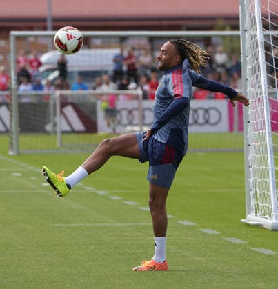 27.07.2026, FC Bayern Muenchen, Trainingslager am Tegernsee , Fussball, im Bild: Sacha Boey (FC Bayern Muenchen) *** July 27, 2026, FC Bayern Munich, Training Camp at Lake Tegernsee, Soccer, Sports, Pictured: Sacha Boey, FC Bayern Munich