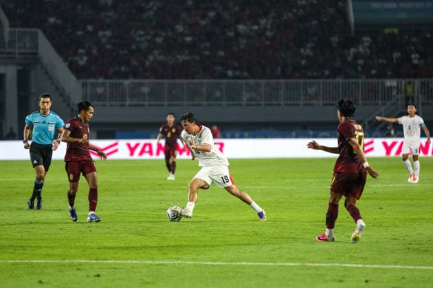 July 27, 2026, Bogor, West Java, Indonesia: Cambodia national footballer Souhana Sos (left) contested the ball with Indonesia National footballer Thom Haye (cebter) during the Group A match of the 2026 ASEAN Hyundai Cup at Pakansari Stadium, Bogor, West Java, Monday AFF Cup 2026: Indonesia Versus Cambodia  - ZUMAm344 20260727_zip_m344_007 Copyright: xHufazxMuhammadx