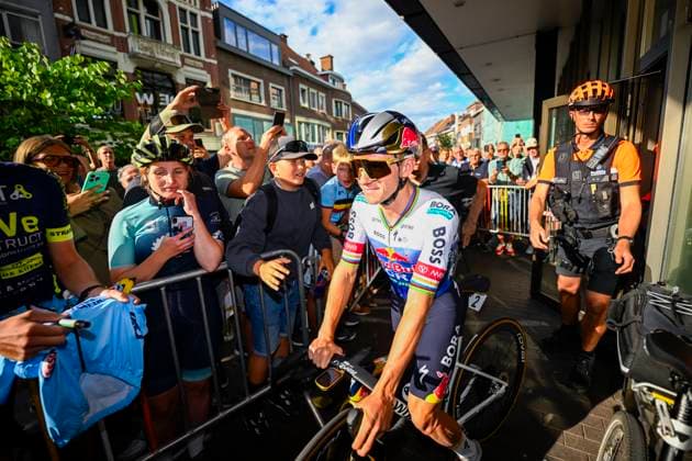 Na-Tourcriterium Aalst - 27 07 2026 AALST, BELGIUM - JULY 27 : Evenepoel Remco (BEL) of Red Bull BORA Hansgrohe during the 89th edition of the post Tour de France criterium of Aalst cycling race on July 27, 2026 in Aalst, Belgium, 27 07 2026 Aalst Belgium  Copyright: xTomasxSiskx