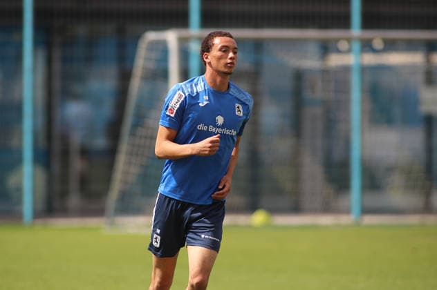 Fussball, Herren, Regionalliga Bayern, Saison 2026 2027, TSV 1860 München, Training Samuel Althaus (TSV 1860 München) im Laufen *** Soccer, Men s, Bavarian Regional League, 2026–2027 Season, TSV 1860 Munich, Samuel Althaus Training: TSV 1860 Munich on the Run