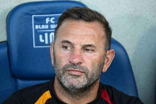 Galatasaray v Venezia FC - Friendly Match LINZ, AUSTRIA - JULY 27: Head coach of Galatasaray Okan Buruk follows the preseason Friendly match between Galatasaray and Venezia FC at Hofmann Personal Stadion in Linz, Austria on July 27, 2026. Akin Celiktas Anadolu Linz Austria. Editorial use only. Please get in touch for any other usage.  Copyright: x2026xAnadoluxAkinxCeliktasx