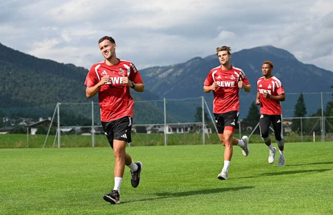 25.07.2026, xophax, Fussball 1.Bundesliga, 1.FC Koeln Trainingslager . Mannschaft des 1.FC Köln in Kitzbühel .Training in Sankt Johann. Lauftraining : v.l.n.rechts : Luca Waldschmidt , Joel Schmied , Maik Afri Akumu ( alle 1.FC Köln ) Kitzbühel *** July 25, 2026, xophax, Soccer, Bundesliga 1, 1 FC Köln Training Camp: The 1 FC Köln team in Kitzbühel; training in Sankt Johann; running drill (from left to right): Luca Waldschmidt, Joel Schmied, Maik Afri Akumu—all from 1 FC Köln; Kitzbühel