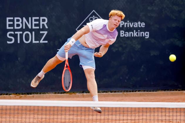 Tennisspieler Jamie Mackenzie (GER) - Spitzname The Red Rocket - im Sechzehntelfinale bei den Bonn Open 2026 (auch: ATP, Tennis Herren Challenger Bonn). Die Bonn Open sind Teil der ATP Challenger Tour und werden im Freien auf Sand ausgetragen. Bonn, 27.07.2026 NRW Deutschland *** Tennis player Jamie Mackenzie (GER), nicknamed The Red Rocket, advances to the round of 32 at the 2026 Bonn Open, also known as the ATP Challenger Bonn. The Bonn Open is part of the ATP Challenger Tour and is played outdoors on clay. Bonn, July 27, 2026, North Rhine-Westphalia, Germany Copyright: xChristophxHardtx
