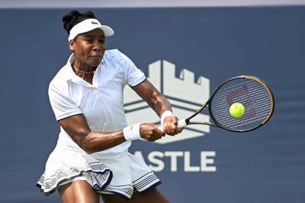 July 27, 2026, Washington, D.C, U.S: VENUS WILLIAMS hits a backhand in her doubles match at the Rock Creek Tennis Center. Washington U.S - ZUMAg196 20260727_zap_g196_002 Copyright: xKylexGustafsonx