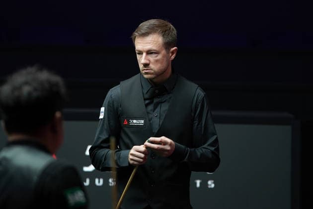 SHANGHAI, CHINA - JULY 28: Jack Lisowski of England chalks the cue in the first round match against Zhang Anda of China on day 2 of the Shanghai Masters 2026 at Luwan Gymnasium on July 28, 2026 in Shanghai, China.  Copyright: xTaixChengzhex 111656812478