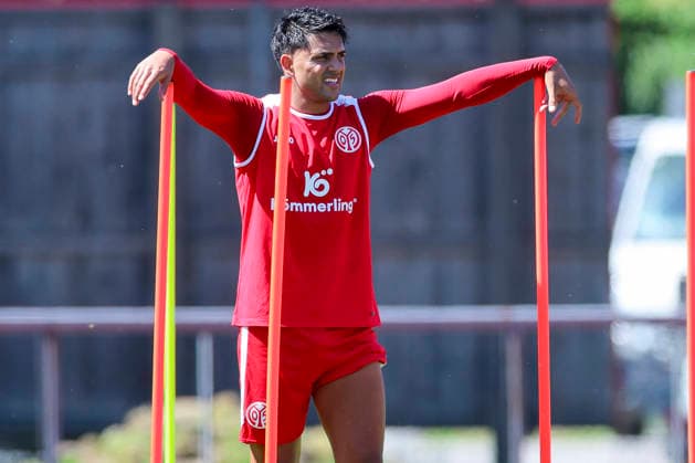 Nadiem Amiri (1. FSV Mainz 05) schaut, Tag 2, Trainingslager 1. FSV Mainz 05, Sportzentrum am 28. July 2026 in Wörgl, Österreich. (Foto von Marco Steinbrenner DeFodi Images) Nadiem Amiri (1. FSV Mainz 05) looks on, Tag 2, Trainingslager 1. FSV Mainz 05, Sportzentrum, July 28, 2026 in Wörgl, Austria. (Photo by Marco Steinbrenner DeFodi Images) - *** Nadiem Amiri of 1. FSV Mainz 05 watches on, Day 2, 1. FSV Mainz 05 training camp, Sports Center on July 28, 2026, in Wörgl, Austria Photo by Marco Steinbrenner DeFodi Images Nadiem Amiri 1 FSV Mainz 05 looks on, Day 2, 1 FSV Mainz 05 Training Camp, Sports Center, July 28, 2026, in Wörgl, Austria. Photo by Marco Steinbrenner, DeFodi Images