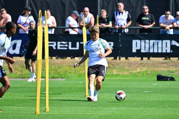 28.07.2026; Moenchengladbach; Fussball, Herren, Saison 2026 2027, Training Borussia Moenchengladbach Zento Uno (Gladbach) erstmals auf dem Trainingsplatz DFL regulations prohibit any use of photographs as image sequences and or quasi-video. ista-Borussia-Park NRW Deutschland *** July 28, 2026, Mönchengladbach Soccer, Men s, 2026–2027 Season, Borussia Mönchengladbach Training: Zento Uno Gladbach Takes to the Training Field for the First Time. DFL regulations prohibit any use of photographs as image sequences and or quasi-video. Borussia Park, NRW, Germany