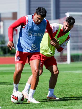 Nadiem Amiri (1. FSV Mainz 05) und Marco Richter (1. FSV Mainz 05) kämpfen um den Ball, Tag 2, Trainingslager 1. FSV Mainz 05, Sportzentrum am 28. July 2026 in Wörgl, Österreich. (Foto von Marco Steinbrenner DeFodi Images) Nadiem Amiri (1. FSV Mainz 05) und Marco Richter (1. FSV Mainz 05) battle for the ball, Tag 2, Trainingslager 1. FSV Mainz 05, Sportzentrum, July 28, 2026 in Wörgl, Austria. (Photo by Marco Steinbrenner DeFodi Images) - *** Nadiem Amiri (1) of FSV Mainz 05 and Marco Richter (1) of FSV Mainz 05 battle for the ball, Day 2, FSV Mainz 05 training camp, Sports Center in Wörgl on July 28, 2026, Austria Photo by Marco Steinbrenner, DeFodi Images Nadiem Amiri (1 FSV Mainz 05) and Marco Richter (1 FSV Mainz 05) battle for the ball, Day 2, 1 FSV Mainz 05 training camp, Sports Center, July 28, 2026, in Wörgl, Austria. Photo by Marco Steinbrenner, DeFodi Images