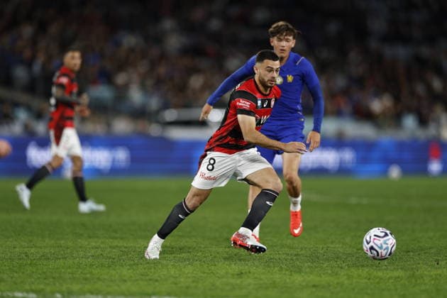SOCCER CHELSEA WANDERERS, Oscar Morrison of the Wanderers controls the ball during the Sydney Super Cup match between Chelsea FC and the Western Sydney Wanderers FC at Accor Stadium in Sydney, Tuesday, July 28, 2026. ( NO ARCHIVING, EDITORIAL USE ONLY SYDNEY NEW SOUTH WALES AUSTRALIA  Copyright: xMARKxEVANSx 20260728123222593044