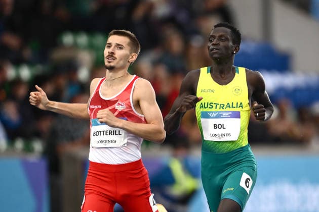 COM26 ATHLETICS, Peter Bol of Australia (right) competes in the Men s Men s 800m Heats during the Glasgow 2026 Commonwealth Games at Scotstoun Stadium in Glasgow, Scotland, Tuesday, July 28, 2026. ( NO ARCHIVING, EDITORIAL USE ONLY Glasgow United Kingdom  Copyright: xJOELxCARRETTx 20260728157986323371