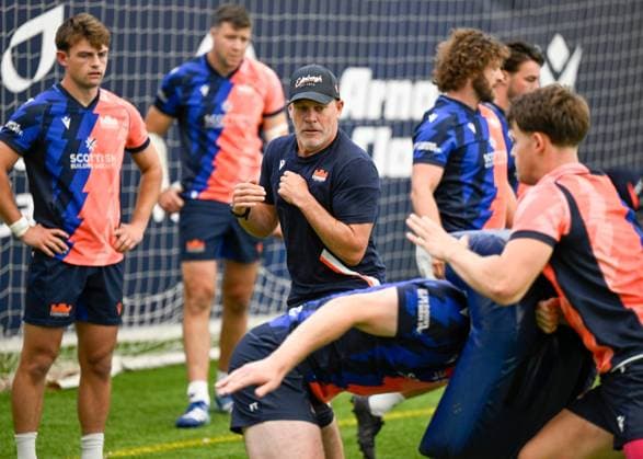 The Oriam, Edinburgh. Edinburgh Rugby Defence Coach Brad Davis during the session Edinburgh Rugby Training and press conference, PK, Pressekonferenz Rugby Union, Hive Stadium, Edinburgh, Scotland, UK - 28 Jul 2026Edinburgh Hive Stadium United Kingdom  Copyright: xNeilxHanna Shutterstockx 17017414n