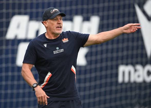 The Oriam, Edinburgh. Edinburgh Rugby Defence Coach Brad Davis during the session Edinburgh Rugby Training and press conference, PK, Pressekonferenz Rugby Union, Hive Stadium, Edinburgh, Scotland, UK - 28 Jul 2026Edinburgh Hive Stadium United Kingdom  Copyright: xNeilxHanna Shutterstockx 17017414f