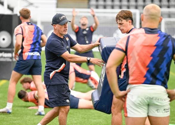 The Oriam, Edinburgh. Edinburgh Rugby Defence Coach Brad Davis during the session Edinburgh Rugby Training and press conference, PK, Pressekonferenz Rugby Union, Hive Stadium, Edinburgh, Scotland, UK - 28 Jul 2026Edinburgh Hive Stadium United Kingdom  Copyright: xNeilxHanna Shutterstockx 17017414q