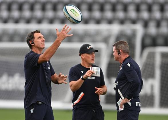The Oriam, Edinburgh. New Attack Coach Tim Sampson,Edinburgh Rugby Defence Coach Brad Davis with Head Coach Sean Everitt Edinburgh Rugby Training and press conference, PK, Pressekonferenz Rugby Union, Oriam, Edinburgh, Scotland, UK - 28 Jul 2026Edinburgh Hive Stadium United Kingdom  Copyright: xNeilxHanna Shutterstockx 17017414bg