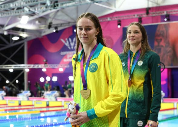 July 27, 2026, Glasgow, Scotland, Great Britain: ALEX PERKINS of Australia with her gold medal in the Swimming Women s 100m Butterfly Medal Ceremony of the Commonwealth Games Glasgow 2026 at the Tollcross International Swimming Centre in Glasgow, Scotland. Commowealth Games 2026: Swimming  - ZUMAc179 20260727_zep_c179_485 Copyright: xMickaelxChavetx