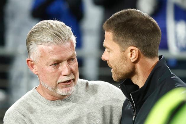 SOCCER CHELSEA WANDERERS, Wanderers coach Ufuk Talay (L), greets Chelsea Manager Xabi Alonso before the Sydney Super Cup match between Chelsea FC and the Western Sydney Wanderers FC at Accor Stadium in Sydney, Tuesday, July 28, 2026. ( NO ARCHIVING, EDITORIAL USE ONLY SYDNEY NEW SOUTH WALES AUSTRALIA  Copyright: xMARKxEVANSx 20260728196473554679