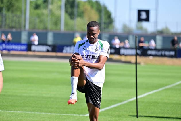 28.07.2026; Moenchengladbach; Fussball, Herren, Saison 2026 2027, Training Borussia Moenchengladbach Nathan Ngoumou (Gladbach) DFL regulations prohibit any use of photographs as image sequences and or quasi-video. ista-Borussia-Park NRW Deutschland *** July 28, 2026, Mönchengladbach, Soccer, Men s, 2026–2027 Season, Borussia Mönchengladbach Training, Nathan Ngoumou, Gladbach. DFL regulations prohibit any use of photographs as image sequences and or quasi-video content at Borussia Park, NRW, Germany