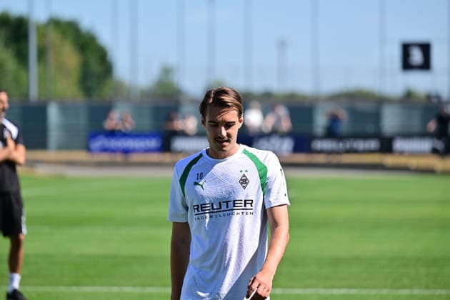 28.07.2026; Moenchengladbach; Fussball, Herren, Saison 2026 2027, Training Borussia Moenchengladbach Florian Neuhaus (Gladbach) DFL regulations prohibit any use of photographs as image sequences and or quasi-video. ista-Borussia-Park NRW Deutschland *** July 28, 2026, Mönchengladbach, Soccer, Men s, 2026–2027 Season, Borussia Mönchengladbach Training, Florian Neuhaus, Gladbach. DFL regulations prohibit any use of photographs as image sequences and or quasi-video content at Borussia Park, North Rhine-Westphalia, Germany