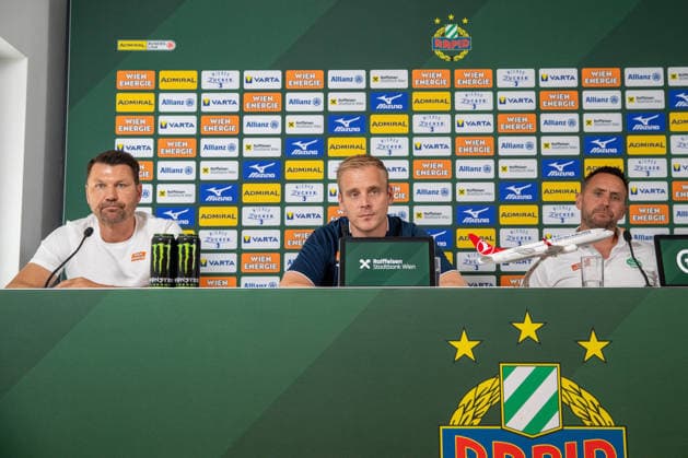 SOCCER - UEFA ECL, Rapid vs Santa Coloma VIENNA,AUSTRIA,28.JUL.26 - SOCCER - UEFA Conference League, qualification, SK Rapid Wien vs FC Santa Coloma, preview, press conference, PK, Pressekonferenz Rapid. Image shows sporting director Markus Katzer, head coach Johannes Hoff Thorup and CEO Steffen Hofmann (Rapid).  GEPAxpictures xGabrielxLopez