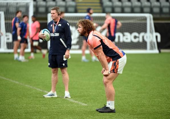 Alec Hepburn - Edinburgh Rugby prop (R) and Sean Everitt - Edinburgh Rugby Head coach. Edinburgh Rugby training, Oriam Sports complex, Edinburgh, Scotland, UK - 28 Jul 2026Edinburgh Oriam Sports complex Scotland United Kingdom  Copyright: xGibson Fotosport Shutterstockx 17020775ae