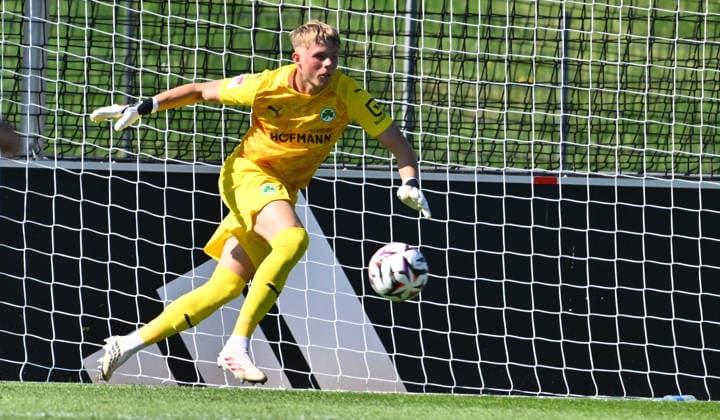28.07.2026 - Fussball - Saison 2026 2027 - Testspiel Freundschaftsspiel Vorbereitungsspiel - Paris FC - SpVgg Greuther Fürth ( Kleeblatt ) - - Sportfoto Zink - xwoxzix - regulations prohibit any use of photographs as image sequences and or quasi-video - only for editorial use - Florian Hellstern (1, SpVgg Greuther Fürth ) *** July 28, 2026 Soccer Season 2026–2027 Exhibition Match Friendly Match Preseason Match Paris FC SpVgg Greuther Fürth Kleeblatt Sports Photo Zink xwoxzix Regulations prohibit any use of photographs as image sequences and or quasi-video; for editorial use only. Florian Hellstern 1, SpVgg Greuther Fürth