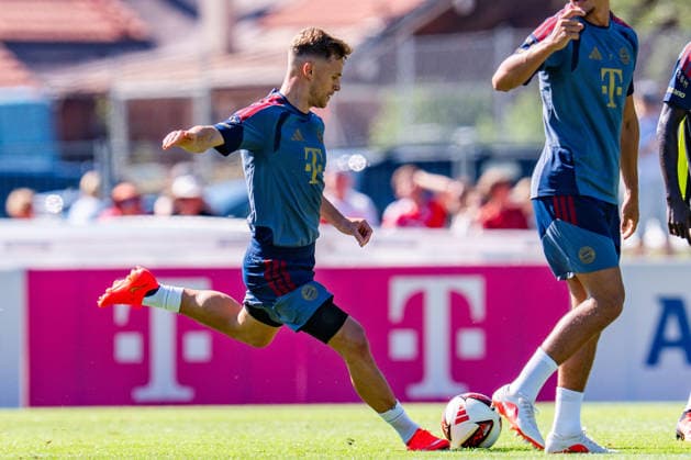 Trainingslager, FC Bayern München am 28.07.2026 in Rottach-Egern Joshua Kimmich und Tom Bischof *** Training camp, FC Bayern Munich on July 28, 2026, in Rottach Egern: Joshua Kimmich and Tom Bischof Copyright: xBahhoxKarax