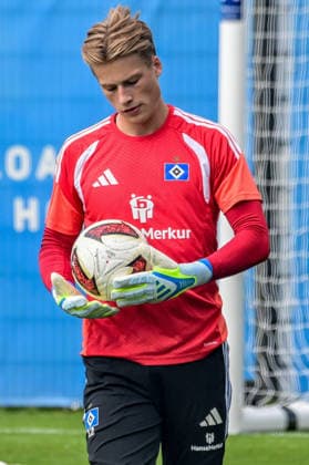 Sander Tangvik ( HSV ) Deutschland , Hamburg , Trainingsgelände am Volkspark Fussball , 1. Bundesliga , Training des HSV *** Sander Tangvik, HSV Germany, Hamburg, Volkspark Soccer Training Facility, Bundesliga 1, HSV Training