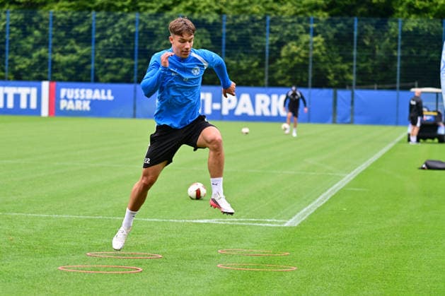 28.07.2026, Fußball, Herren, 2.BL, Saison 2026 2027, Training Holstein Kiel Moritz Reimers Kiel, Projensdorf Projensdorf, Trainigsplatz Schleswig-Holstein Deutschland *** July 28, 2026, Soccer, Men s, 2nd Division, 2026–2027 Season, Holstein Kiel Training, Moritz Reimers, Kiel, Projensdorf, Projensdorf, Training Field, Schleswig-Holstein, Germany