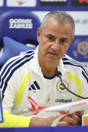 Fenerbahce press conference, PK, Pressekonferenz in Poland ZABRZE, POLAND - JULY 28: Head coach of Fenerbahce, Ismail Kartal speaks during a press conference ahead of the UEFA Champions League second qualifying round match between Gornik Zabrze and Fenerbahce at Arena Zabrze in Zabrze, Poland on July 28, 2026. Jakub Porzycki Anadolu Zabrze Poland. Editorial use only. Please get in touch for any other usage.  Copyright: x2026xAnadoluxJakubxPorzyckix