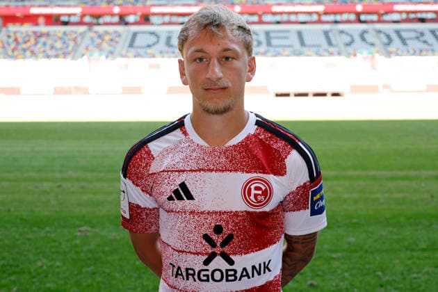 Düsseldorf , Deutschland, 3. Fussball Bundesliga Saison 2026 2027 Sascha Risch ; Fortuna Düsseldorf 1895 ; 3.Liga, Porträttermin 2026 2027, *** Düsseldorf, Germany, 2026–2027 Bundesliga Season, Sascha Risch, Fortuna Düsseldorf 1895, 3. Liga, Photo Shoot 2026–2027,