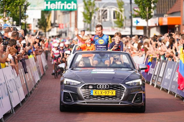 2026-07-28 Profronde Surhuisterveen 2026 SURHUISTERVEEN, NETHERLANDS - JULY 28: Bauke Mollema of Lidl Trek with his kids during the Profronde Surhuisterveen 2026 on July 28, 2026 in Surhuisterveen, Netherlands. Surhuisterveen Netherlands Content not available for redistribution in The Netherlands directly or indirectly through any third parties. Copyright: xAndrexWeeningx