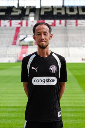 Kenta Kambara (FC St. Pauli, Zeugwart) GER, FC St. Pauli, Fussball, 28.07.2026 GER, FC St. Pauli, Fussball, 28.07.2026 Hamburg *** Kenta Kambara, FC St. Pauli, Equipment Manager, GER, FC St. Pauli, Soccer, Team Photo, July 28, 2026, GER, FC St. Pauli, Soccer, Team Photo, July 28, 2026, Hamburg Copyright: xEibner-Pressefoto MarcelxvonxFehrnx EP_MFN