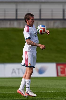 July 28, 2026, Valdebebas, Madrid, Spain: Franco Mastantuono of Real Madrid CF controls the ball during the Real Madrid training session held in collaboration with CD Leganes at Alfredo Di Stefano stadium on July 28, 2026, in Valdebebas, Madrid, Spain. Valdebebas Spain - ZUMAa181 20260728_zaa_a181_020 Copyright: xDennisxAgyemanx