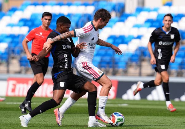 July 28, 2026, Valdebebas, Madrid, Spain: Franco Mastantuono of Real Madrid CF runs with the ball during the Real Madrid training session held in collaboration with CD Leganes at Alfredo Di Stefano stadium on July 28, 2026, in Valdebebas, Madrid, Spain. Valdebebas Spain - ZUMAa181 20260728_zaa_a181_027 Copyright: xDennisxAgyemanx