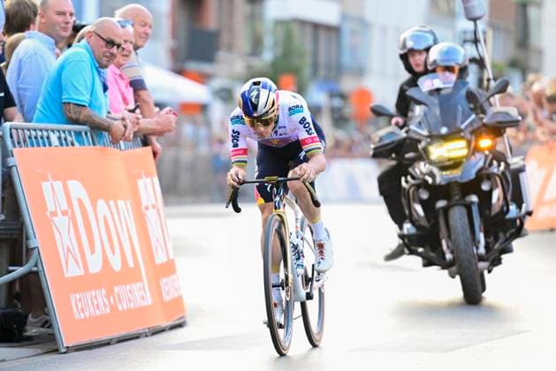 Na-Tourcriterium Roeselare - 28 07 2026 ROESELARE, BELGIUM - JULY 28 : Evenepoel Remco (BEL) of Red Bull BORA Hansgrohe in action during the post Tour de France criterium of Roeselare on July 28, 2026 in Roeselare, Belgium, 28 07 2026 Roeselare Belgium  Copyright: xJanxDexMeuleneirx