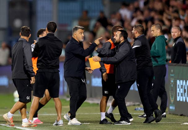 UEFA Champions League Second Qualifying Round Second Leg, Tallaght Stadium, Dublin 28 7 2026 Shamrock Rovers vs Ararat Armenia Ararat Armenia s Manager Tulipa celebrates his sides first goal Tulipa celebrates his sides first goal 28 7 2026  Copyright: xx RB2_9081
