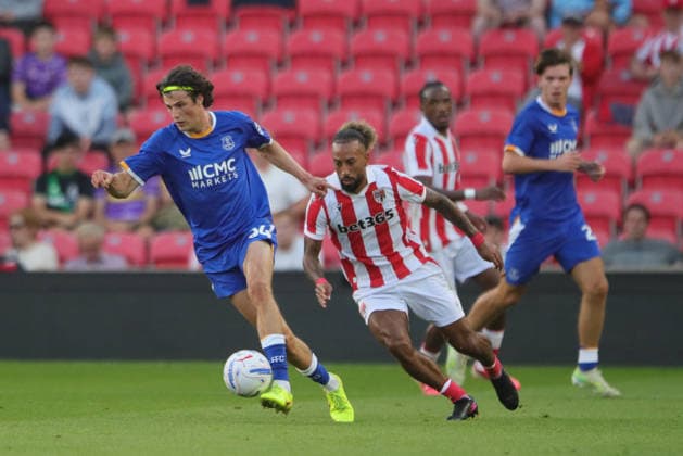 Stoke City v Everton, Pre-Season Friendly Merlin Röhl of Everton and Sorba Thomas of Stoke City during the Pre-Season Friendly match between Stoke City and Everton at the Bet365 Stadium, Stoke-on-Trent, UK on 28 July 2026. Stoke-on-Trent Bet365 Stadium Staffordshire UK Editorial use only , Copyright: xAlunxRobertsx PSI-24601-0041