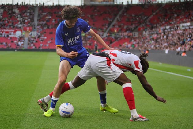 Stoke City v Everton, Pre-Season Friendly Merlin Röhl of Everton and Bosun Lawal of Stoke City during the Pre-Season Friendly match between Stoke City and Everton at the Bet365 Stadium, Stoke-on-Trent, UK on 28 July 2026. Stoke-on-Trent Bet365 Stadium Staffordshire UK Editorial use only , Copyright: xAlunxRobertsx PSI-24601-0058