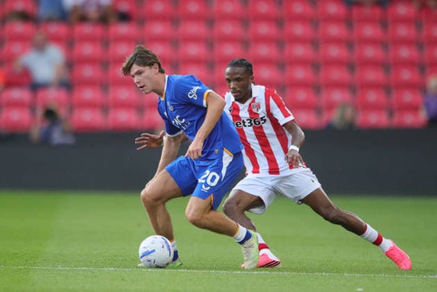 Stoke City v Everton, Pre-Season Friendly Tyler Dibling of Everton and Eric Bocat of Stoke City during the Pre-Season Friendly match between Stoke City and Everton at the Bet365 Stadium, Stoke-on-Trent, UK on 28 July 2026. Stoke-on-Trent Bet365 Stadium Staffordshire UK Editorial use only , Copyright: xAlunxRobertsx PSI-24601-0090