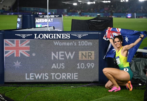 COM26 ATHLETICS, Bronze medalist Torrie Lewis of Australia poses following the Women s 100 Meters Final during the Glasgow 2026 Commonwealth Games at Scotstoun Stadium in Glasgow, Scotland, Tuesday, July 28, 2026. ( NO ARCHIVING, EDITORIAL USE ONLY Glasgow United Kingdom  Copyright: xJOELxCARRETTx 20260729186116921594