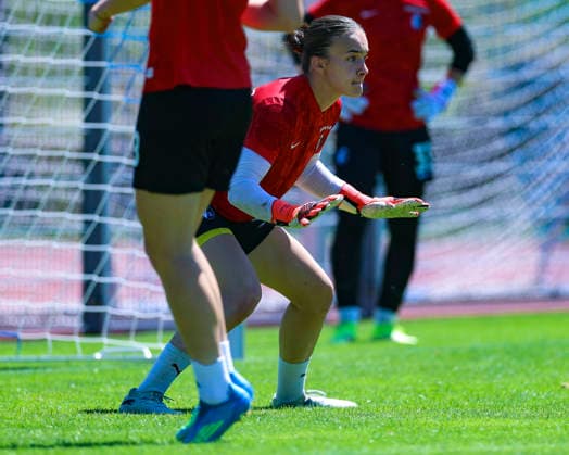 28.07.2026, SUI, Fussball, Frauen, Testspiel, Saison 2026 2027, FC Zürich vs. SC Freiburg Lina von Schrader (21, SC Freiburg) beim Aufwärmen Foto: Urs Ottiger IMAGO Kerenzerberg Sportzentrum Kerenzerberg Zürich Switzerland *** July 28, 2026, SUI, Soccer, Women, Friendly Match, 2026–2027 Season, FC Zurich vs. SC Freiburg Lina von Schrader, 21, SC Freiburg warming up Photo by Urs Ottiger IMAGO Kerenzerberg Sports Center Kerenzerberg Zurich Switzerland