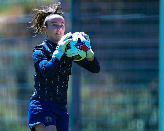 28.07.2026, SUI, Fussball, Frauen, Testspiel, Saison 2026 2027, FC Zürich vs. SC Freiburg Riana Gmür (21, FC Zürich) beim Aufwärmen Foto: Urs Ottiger IMAGO Kerenzerberg Sportzentrum Kerenzerberg Zürich Switzerland *** July 28, 2026, SUI, Soccer, Women s, Friendly Match, 2026–2027 Season, FC Zurich vs. SC Freiburg, Riana Gmür, 21, FC Zurich warming up. Photo by Urs Ottiger, IMAGO, Kerenzerberg Sports Center, Kerenzerberg, Zurich, Switzerland