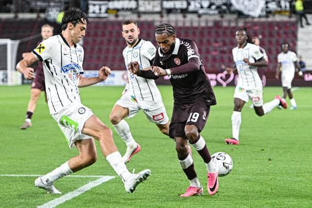 Heart of Midlothian v SK Sturm Graz UEFA Champions League Sabri Guendouz of Heart of Midlothian and Albert Vallci of SK Sturm Graz during the UEFA Champions League Second Qualifying Round Second Leg match at Tynecastle Park, Edinburgh 28 07 2026 UK Newspapers OUT Copyright: xJamiexJohnstonx FIL-23685-0164